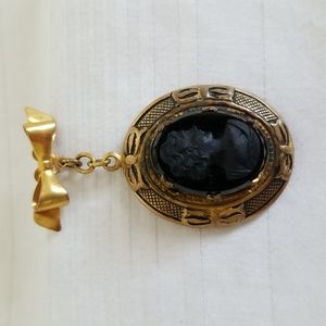 Vintage 1940s Gold Black Glass Cameo Brooch Locket